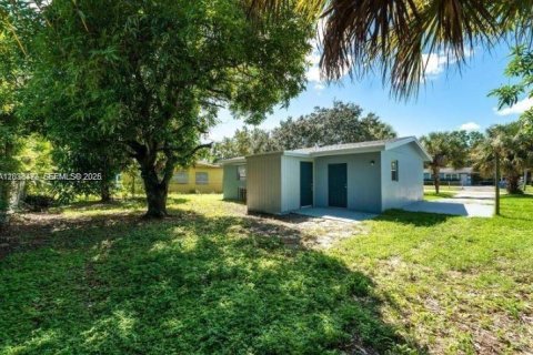 House in Fort Lauderdale, Florida 3 bedrooms, 83.61 sq.m. № 2182526 - photo 15