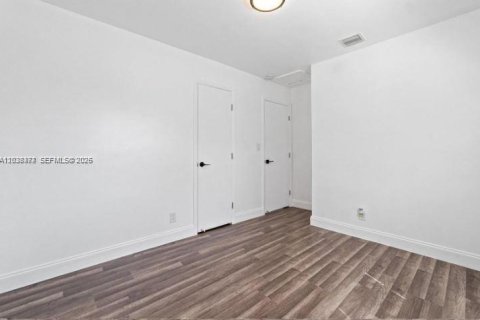House in Fort Lauderdale, Florida 3 bedrooms, 83.61 sq.m. № 2182526 - photo 10