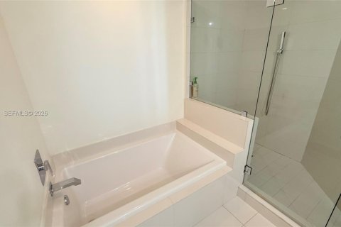 Снять в аренду кондоминиум в Майами, Флорида 2 спальни, 108.23м2, № 2025146 - фото 27