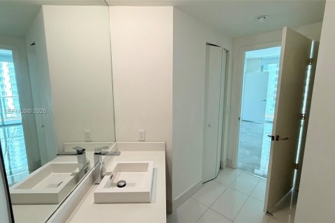 Снять в аренду кондоминиум в Майами, Флорида 2 спальни, 108.23м2, № 2025146 - фото 28