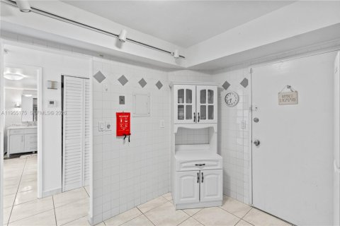 Copropriété à vendre à Miami, Floride: 1 chambre, 79.99 m2 № 2010594 - photo 8