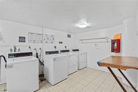 Copropriété à vendre à Miami, Floride: 1 chambre, 79.99 m2 № 2010594 - photo 27
