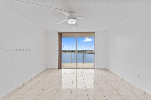 Copropriété à vendre à Miami, Floride: 1 chambre, 79.99 m2 № 2010594 - photo 12