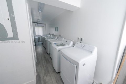 Apartamento en alquiler en Miami, Florida, 2 dormitorios, 69.68 m2 № 2049174 - foto 11