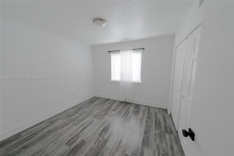 Apartamento en alquiler en Miami, Florida, 2 dormitorios, 69.68 m2 № 2049174 - foto 9