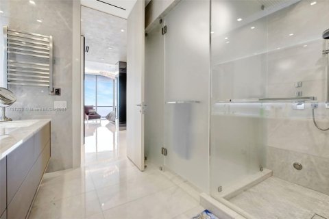 Condominio en venta en Sunny Isles Beach, Florida, 4 dormitorios, 302.12 m2 № 1454623 - foto 29