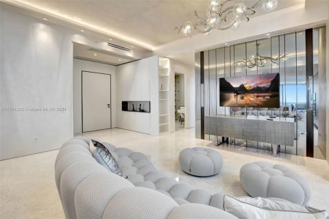 Condominio en venta en Sunny Isles Beach, Florida, 4 dormitorios, 302.12 m2 № 1454623 - foto 10