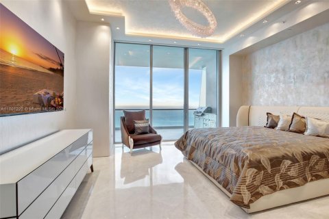 Condominio en venta en Sunny Isles Beach, Florida, 4 dormitorios, 302.12 m2 № 1454623 - foto 7