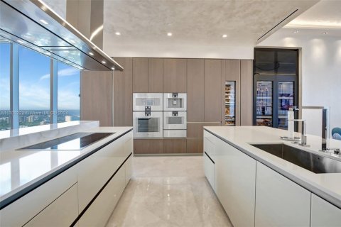 Condominio en venta en Sunny Isles Beach, Florida, 4 dormitorios, 302.12 m2 № 1454623 - foto 15