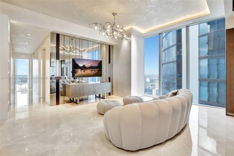 Condominio en venta en Sunny Isles Beach, Florida, 4 dormitorios, 302.12 m2 № 1454623 - foto 4