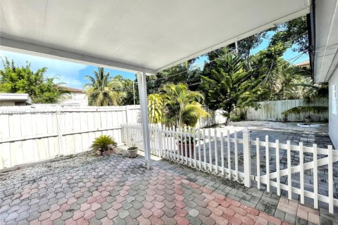 Casa en alquiler en Fort Lauderdale, Florida, 4 dormitorios, 138.24 m2 № 1990800 - foto 4