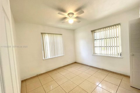 Casa en alquiler en Fort Lauderdale, Florida, 4 dormitorios, 138.24 m2 № 1990800 - foto 7