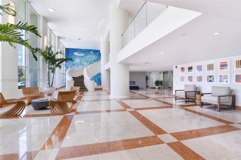 Снять в аренду кондоминиум в Бей-Харбор-Айлендс, Флорида 1 спальня, 88.26м2, № 2047232 - фото 4