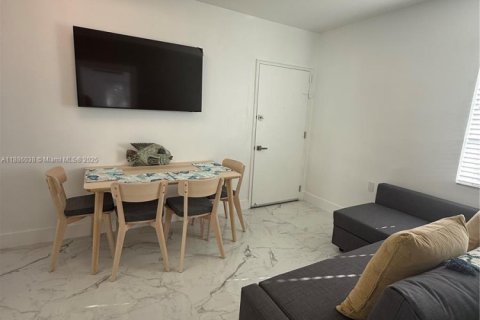 Copropriété à louer à Miami Beach, Floride: 2 chambres, 55 m2 № 1941863 - photo 10