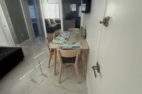 Copropriété à louer à Miami Beach, Floride: 2 chambres, 55 m2 № 1941863 - photo 7