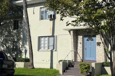 Copropriété à louer à Miami Beach, Floride: 2 chambres, 55 m2 № 1941863 - photo 2
