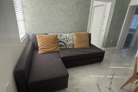 Copropriété à louer à Miami Beach, Floride: 2 chambres, 55 m2 № 1941863 - photo 6