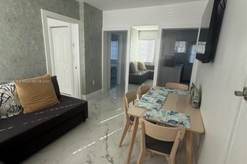 Copropriété à louer à Miami Beach, Floride: 2 chambres, 55 m2 № 1941863 - photo 5