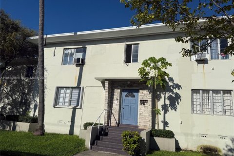Copropriété à louer à Miami Beach, Floride: 2 chambres, 55 m2 № 1941863 - photo 1