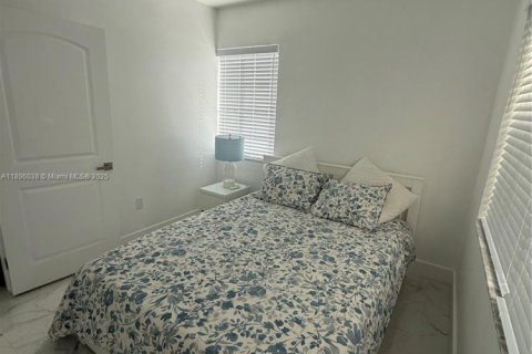 Copropriété à louer à Miami Beach, Floride: 2 chambres, 55 m2 № 1941863 - photo 12