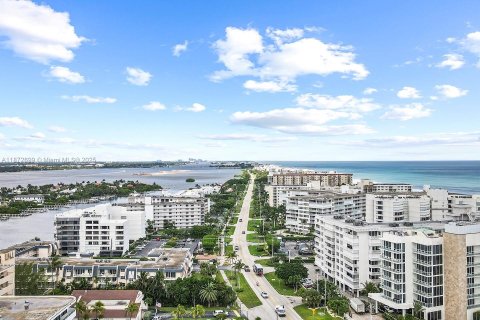 Condo in South Palm Beach, Florida, 2 bedrooms  № 1926591 - photo 23