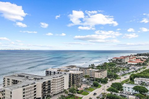 Condo in South Palm Beach, Florida, 2 bedrooms  № 1926591 - photo 24