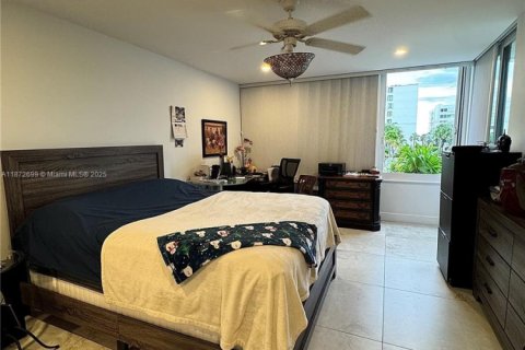 Condo in South Palm Beach, Florida, 2 bedrooms  № 1926591 - photo 7