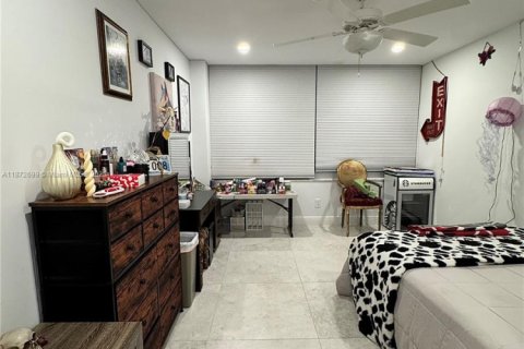 Condo in South Palm Beach, Florida, 2 bedrooms  № 1926591 - photo 6