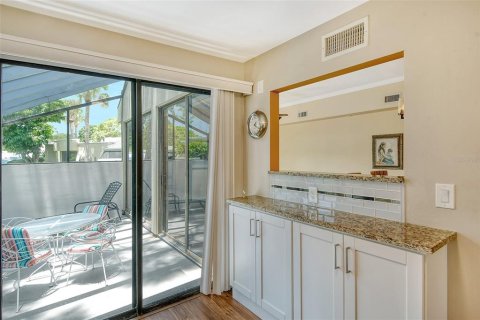 Copropriété à louer à Sarasota, Floride: 2 chambres, 114.27 m2 № 2432690 - photo 15