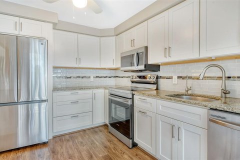 Copropriété à louer à Sarasota, Floride: 2 chambres, 114.27 m2 № 2432690 - photo 13