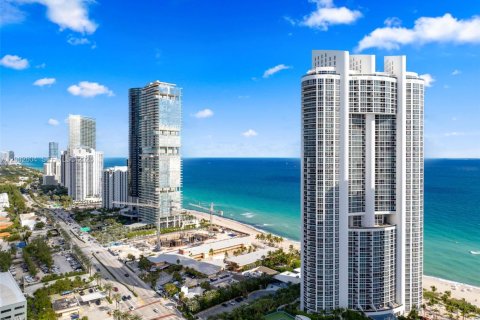 Купить кондоминиум в Санни-Айлс-Бич, Флорида 3 спальни, 375.79м2, № 2066286 - фото 22