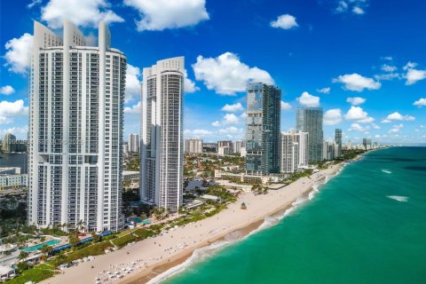 Купить кондоминиум в Санни-Айлс-Бич, Флорида 3 спальни, 375.79м2, № 2066286 - фото 23