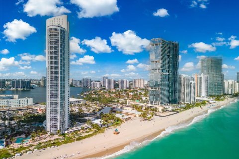 Купить кондоминиум в Санни-Айлс-Бич, Флорида 3 спальни, 375.79м2, № 2066286 - фото 18