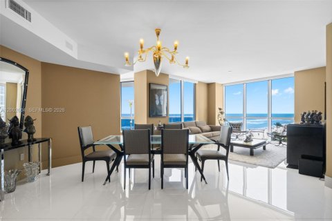 Купить кондоминиум в Санни-Айлс-Бич, Флорида 3 спальни, 375.79м2, № 2066286 - фото 7