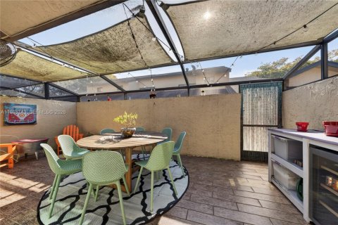 Townhouse in Plantation, Florida 3 bedrooms, 155.61 sq.m. № 2027845 - photo 12