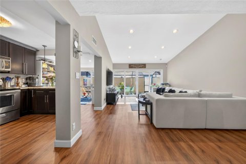 Townhouse in Plantation, Florida 3 bedrooms, 155.61 sq.m. № 2027845 - photo 8