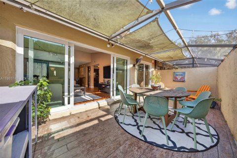 Townhouse in Plantation, Florida 3 bedrooms, 155.61 sq.m. № 2027845 - photo 11