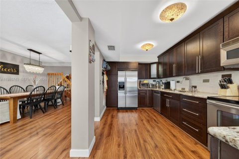 Townhouse in Plantation, Florida 3 bedrooms, 155.61 sq.m. № 2027845 - photo 5