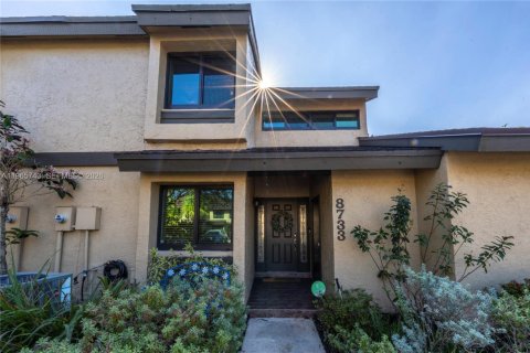 Townhouse in Plantation, Florida 3 bedrooms, 155.61 sq.m. № 2027845