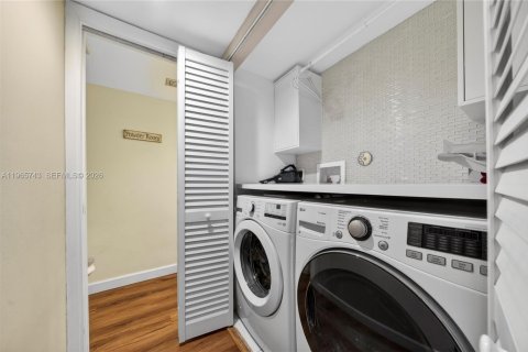 Townhouse in Plantation, Florida 3 bedrooms, 155.61 sq.m. № 2027845 - photo 15