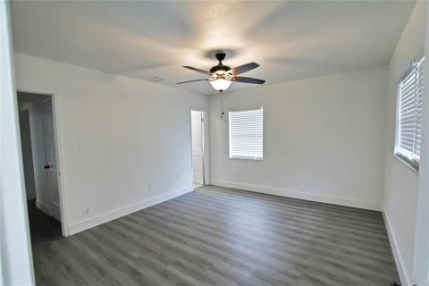 House in Tampa, Florida 3 bedrooms, 144.56 sq.m. № 1690185 - photo 16