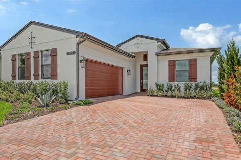 House in Parrish, Florida 3 bedrooms, 197.79 sq.m. № 2391380