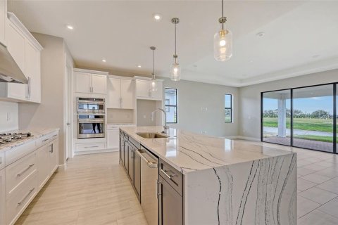 House in Parrish, Florida 3 bedrooms, 197.79 sq.m. № 2391380 - photo 9