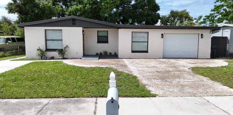 Villa ou maison à Tampa, Floride 3 chambres, 147.34 m2 № 1815978