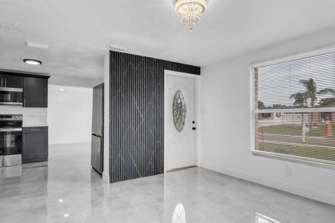 Villa ou maison à vendre à Tampa, Floride: 3 chambres, 147.34 m2 № 1815978 - photo 4
