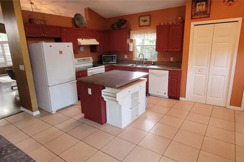 House in Apopka, Florida 4 bedrooms, 176.51 sq.m. № 1919134 - photo 3