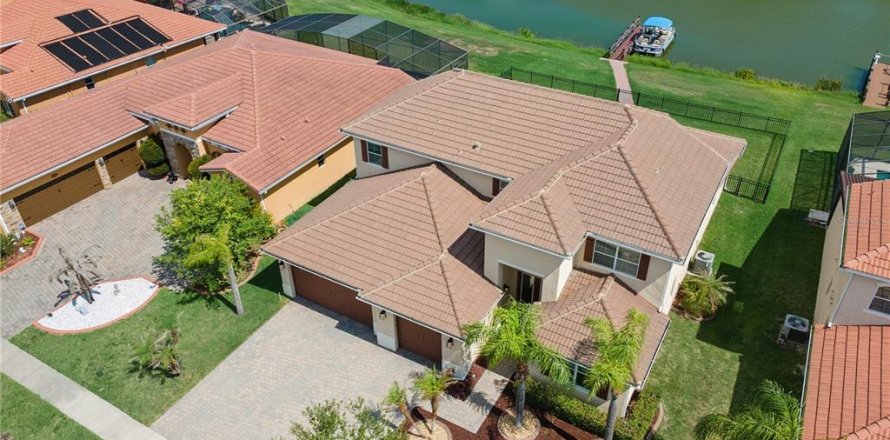 Villa ou maison à Kissimmee, Floride 4 chambres, 336.4 m2 № 2196650