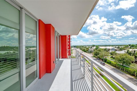 Copropriété à vendre à Doral, Floride: 3 chambres, 144.56 m2 № 1971645 - photo 2