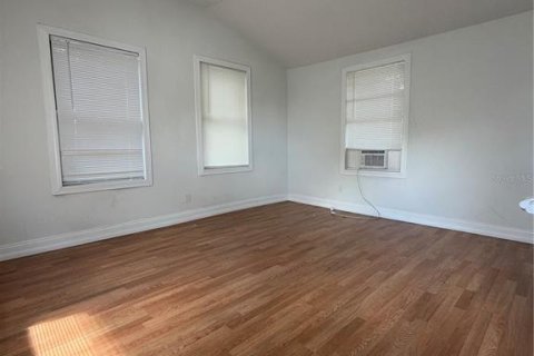 Villa ou maison à louer à Tampa, Floride: 3 chambres, 118.91 m2 № 2416239 - photo 7