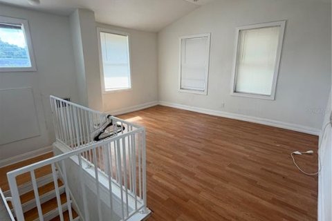 Villa ou maison à louer à Tampa, Floride: 3 chambres, 118.91 m2 № 2416239 - photo 8
